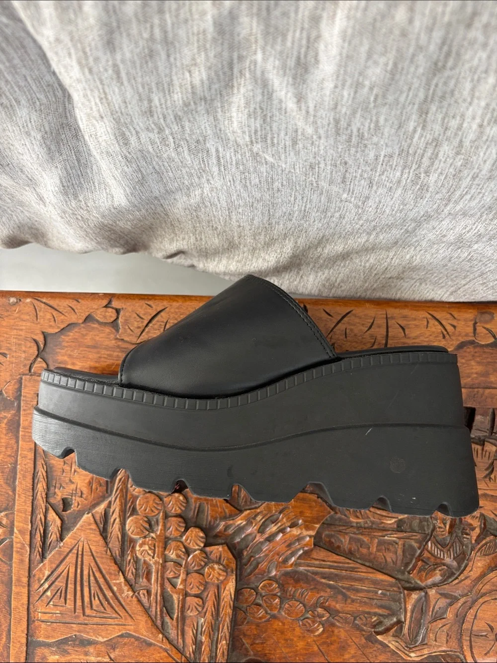 Forever 21 Black Chunky Platform Slide Sandals